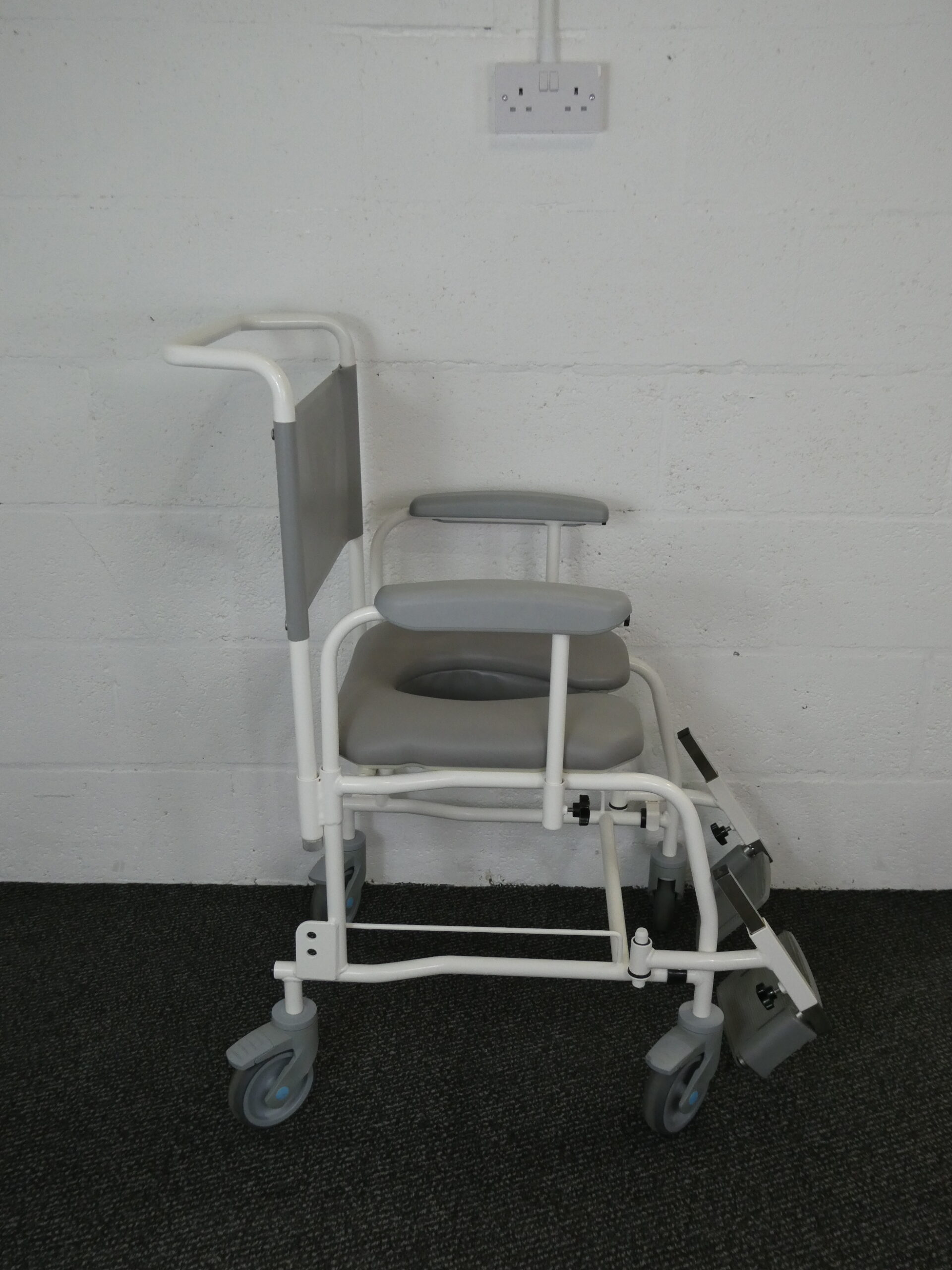 Shower Chair - Freeway T40 Shower Commode Chair
