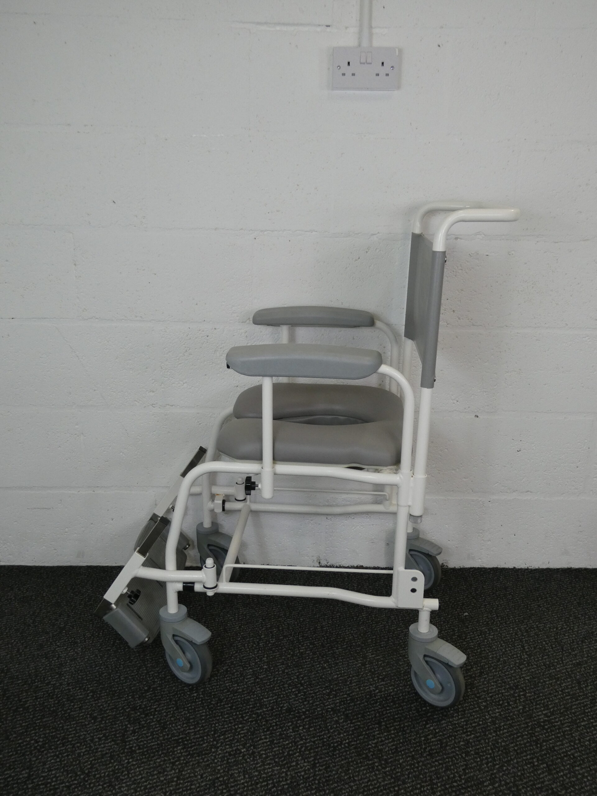 Shower Chair - Freeway T40 Shower Commode Chair